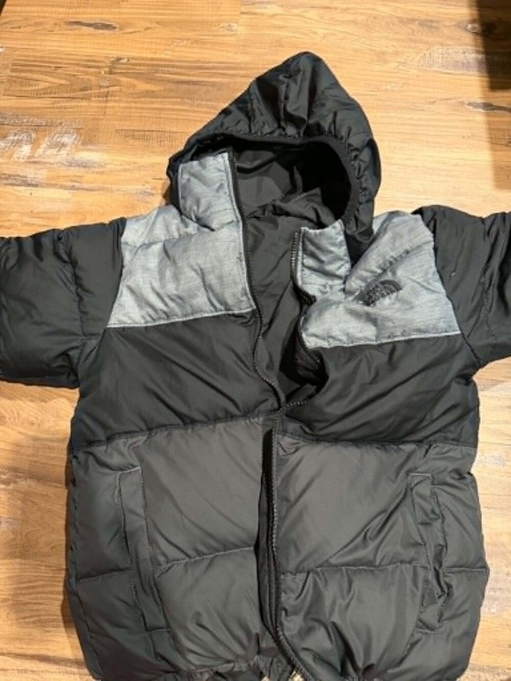 Boys The North Face Puffer Jacket Size Medium